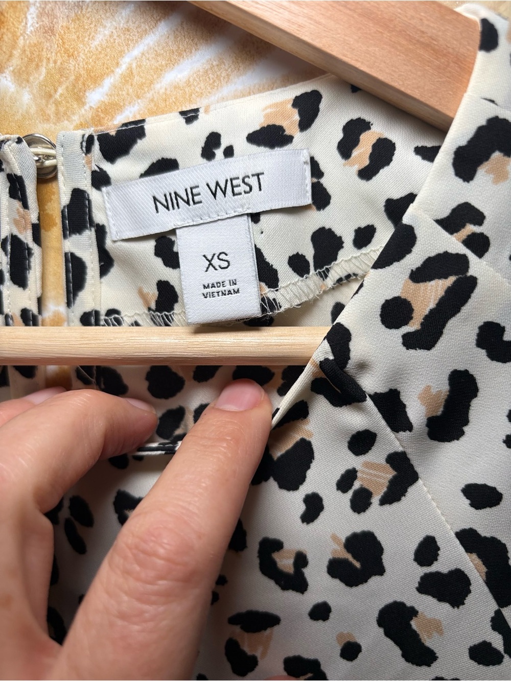 Nine West Leopard Print Blouse Balloon Sleeve Animal Print Top Cream Black XS - Picture 3 of 12